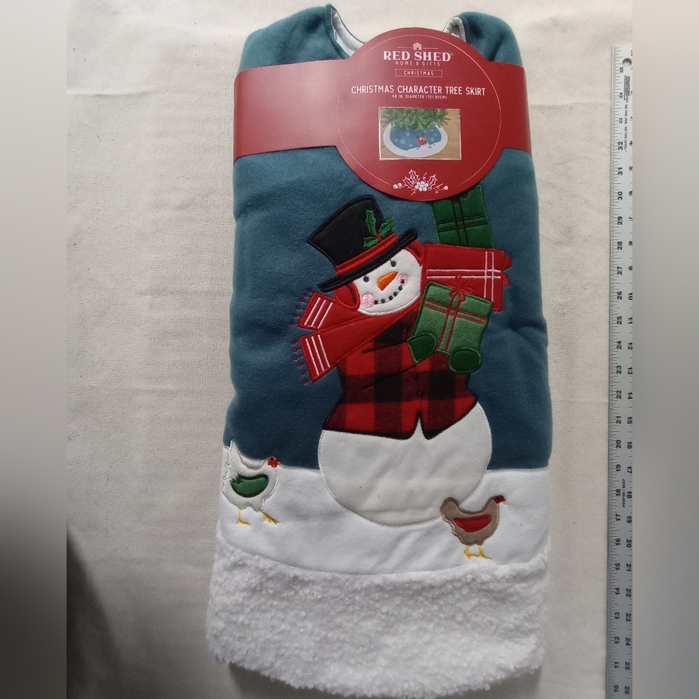 Christmas Snowman with Chickens , Snowflakes On Blue Tree Skirt